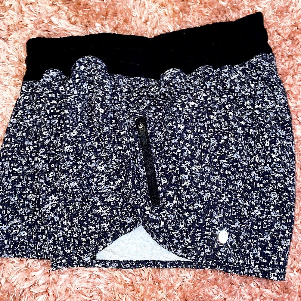 Lululemon tracker shorts!! (RARE PATTERN!)
